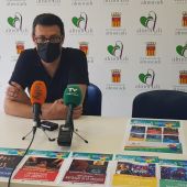 El concejal de fiestas, Domingo Andreu, ha presentado la programación de actos organizada para este mes de julio en Almoradí 
