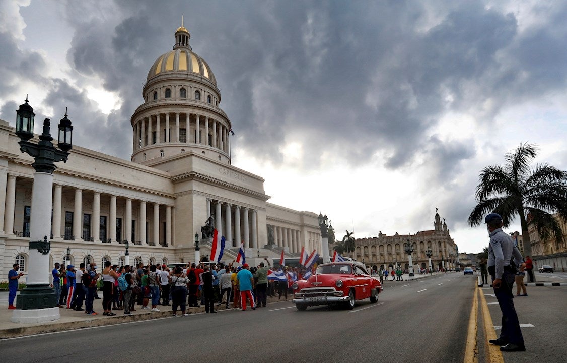Así sufren la represión los ciudadanos cubanos ante las protestas multitudinarias Así sufren la represión los ciudadanos cubanos ante las protestas multitudinarias