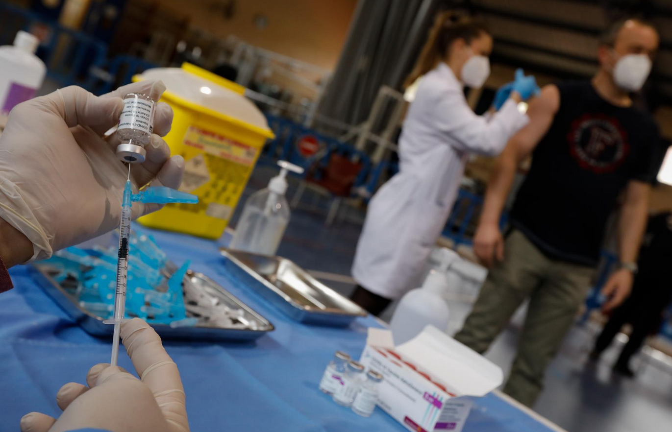 Salud inicia este viernes la vacunación de jóvenes de 20 a 29 años Salud inicia este viernes la vacunación de jóvenes de 20 a 29 años