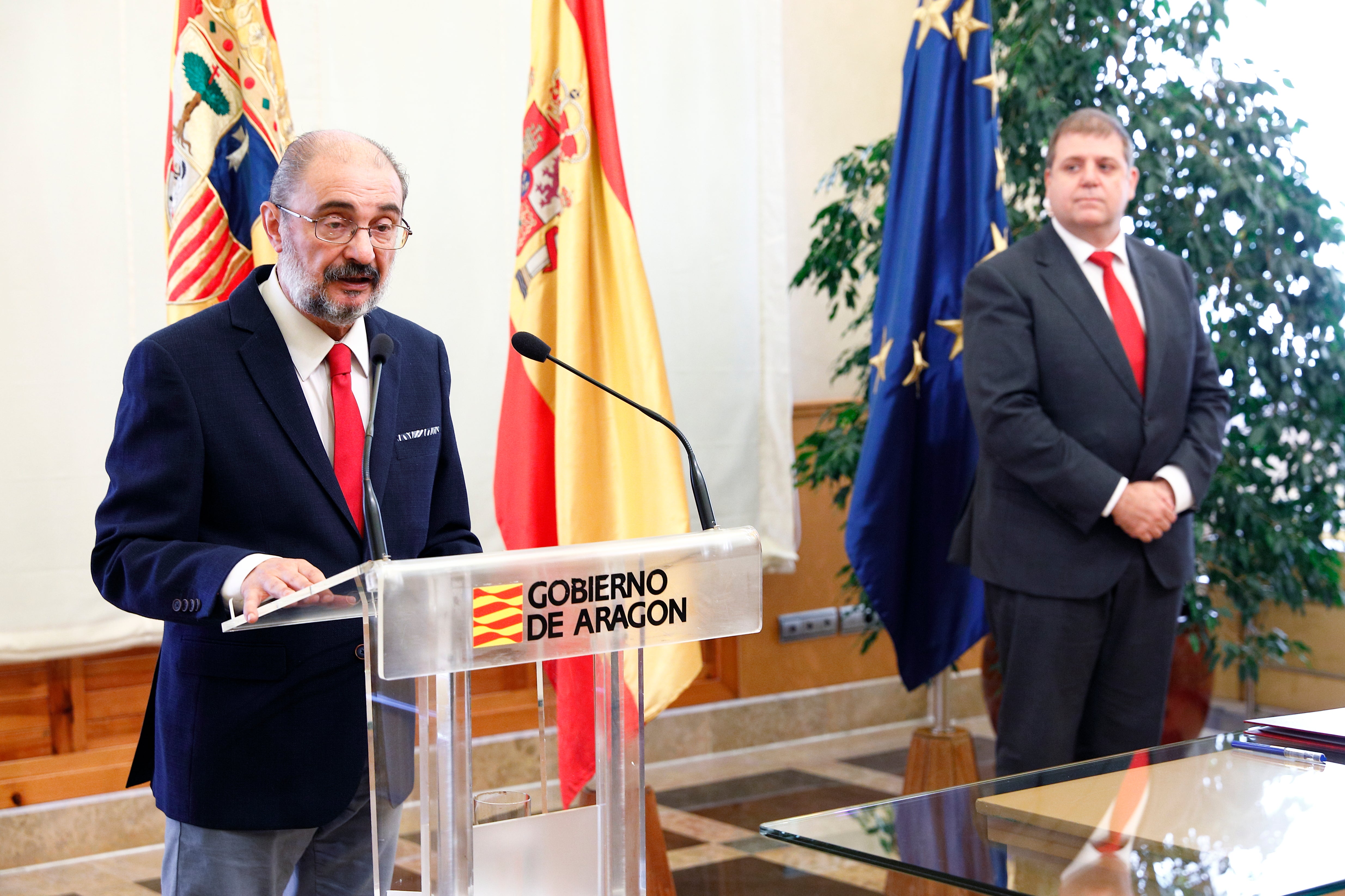 Lambán da un "margen de confianza" a los nuevos ministros y espera reanudar pronto la interlocución Lambán da un "margen de confianza" a los nuevos ministros y espera reanudar pronto la interlocución