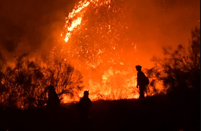 "Si no luchamos contra el cambio climático serán cada vez más frecuentes las inundaciones, la sequía y los incendios forestales con consecuencias graves para la economía" "Si no luchamos contra el cambio climático serán cada vez más frecuentes las inundaciones, la sequía y los incendios forestales con consecuencias graves para la economía"