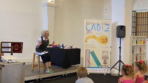 Una de las actividades de la Feria del libro de Cádiz Una de las actividades de la Feria del libro de Cádiz