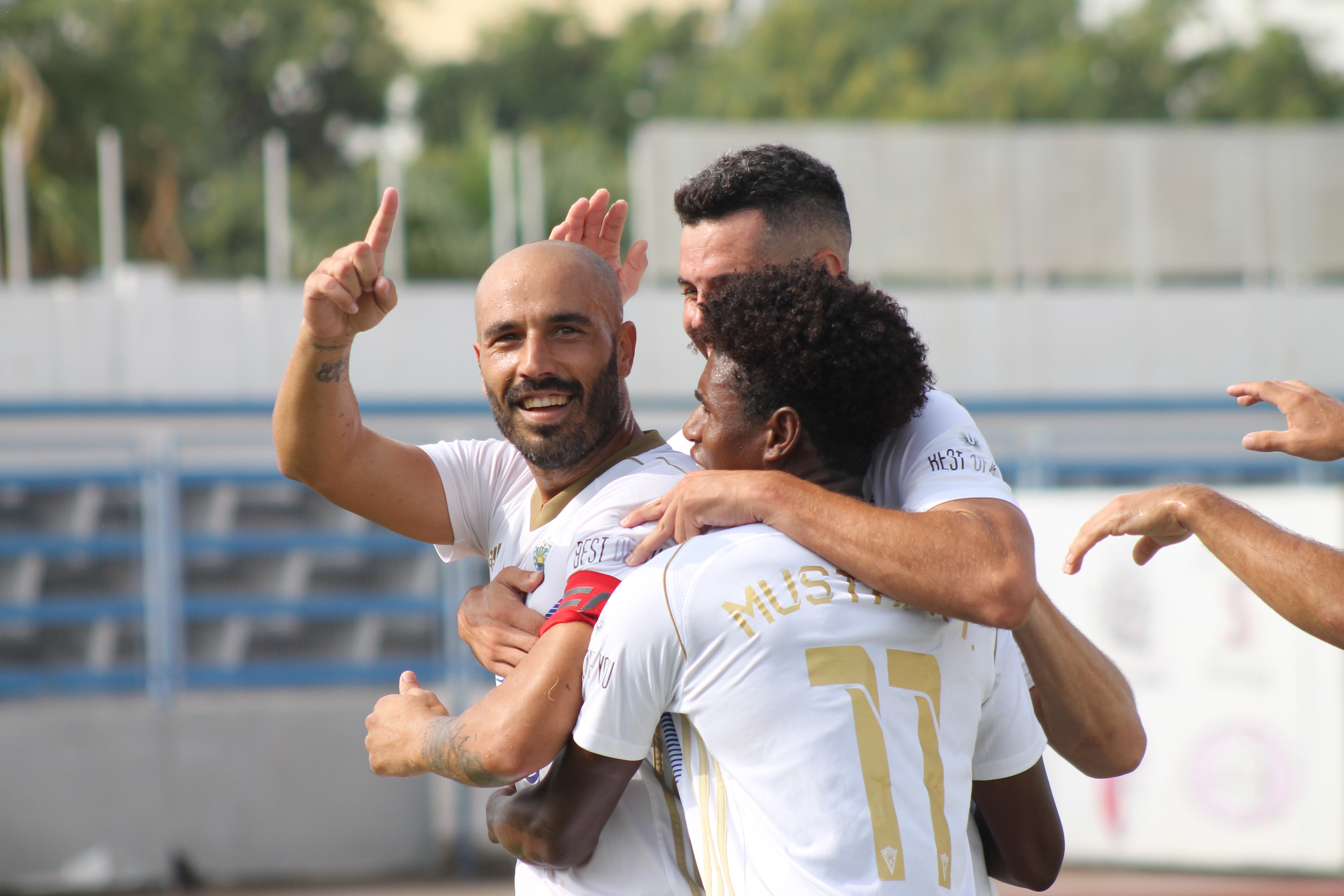 Añón se despide de la afición Añón se despide de la afición