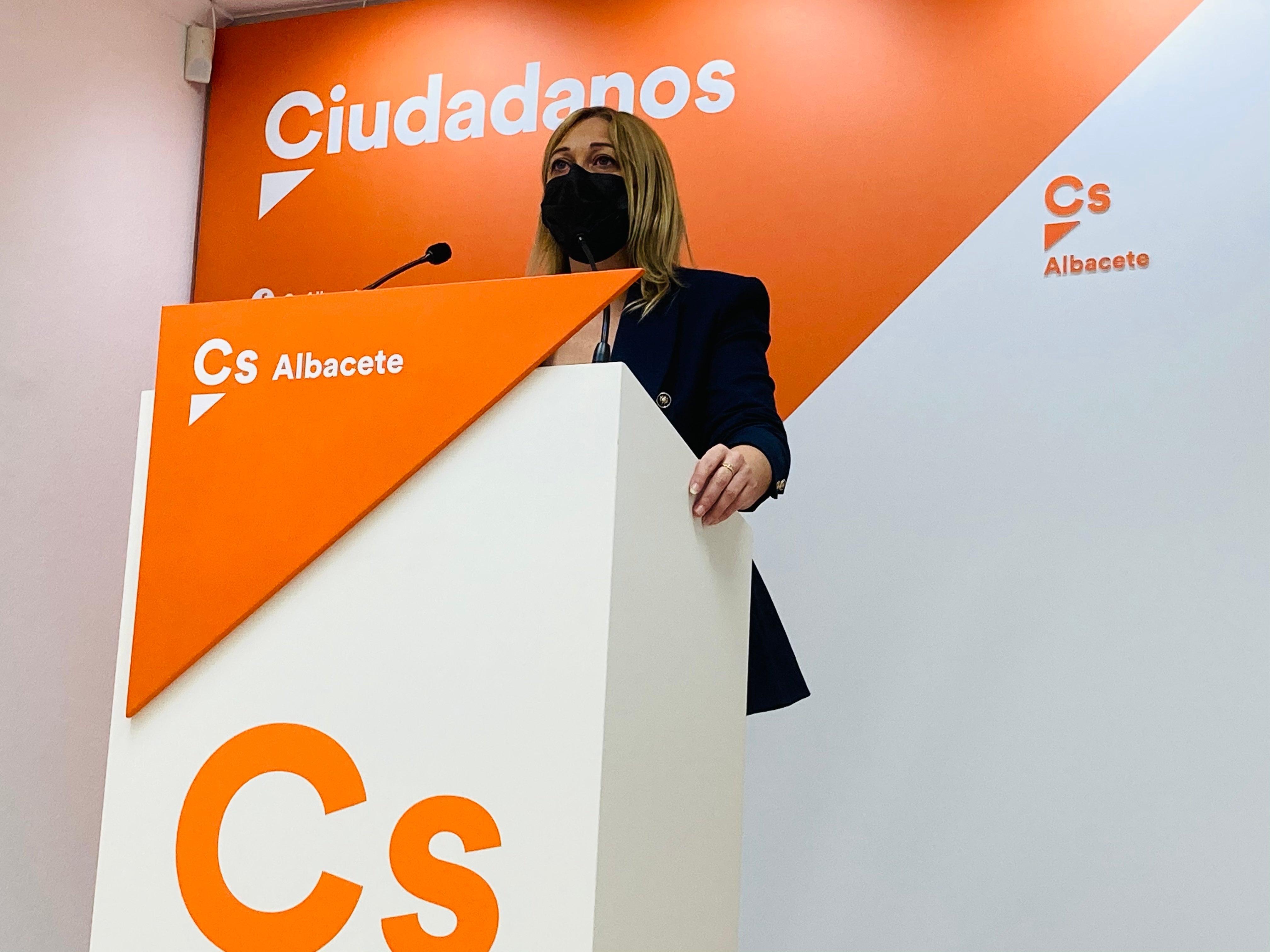 Ciudadanos pide implantar un nuevo modelo de residencias para luchar contra la soledad no deseada en las personas mayores Ciudadanos pide implantar un nuevo modelo de residencias para luchar contra la soledad no deseada en las personas mayores