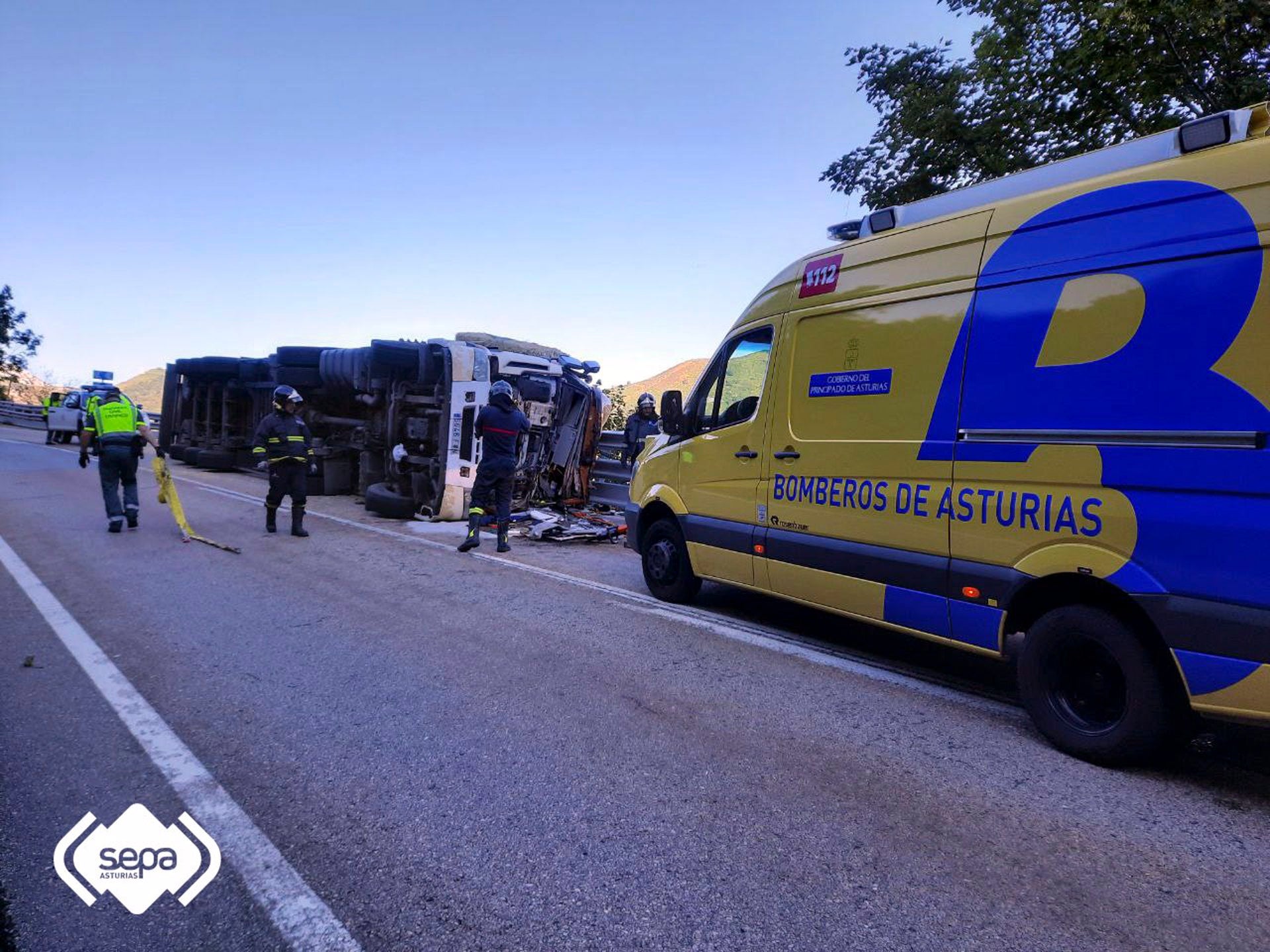 Jornada negra en las carreteras con dos accidentes mortales Jornada negra en las carreteras con dos accidentes mortales