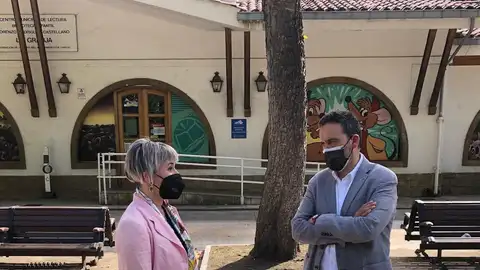 Lucía Falcón y Ricardo Rodríguez, concejales del PSOE en Oviedo Lucía Falcón y Ricardo Rodríguez, concejales del PSOE en Oviedo