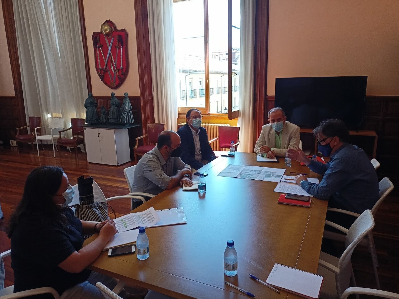 Ganemos Palencia plantea al equipo de gobierno sus propuestas sobre el proyecto de la Plaza de León Ganemos Palencia plantea al equipo de gobierno sus propuestas sobre el proyecto de la Plaza de León