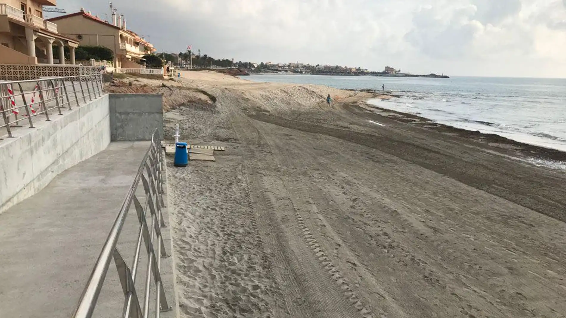 Ya se puede acceder a la playa de Las Villas por calle Las Olas en Pilar de la Horadada 