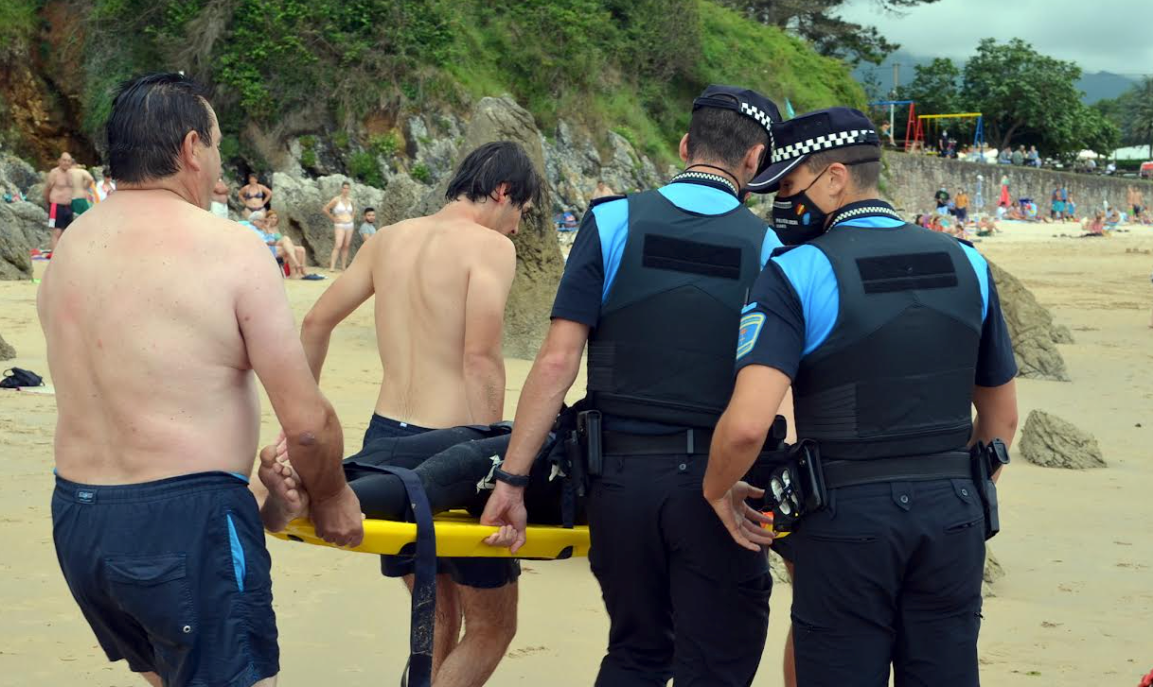 El Plan de Salvamento en Playas de Llanes 2021 realizó esta mañana simulacros de salvamento en Toró y Palombina El Plan de Salvamento en Playas de Llanes 2021 realizó esta mañana simulacros de salvamento en Toró y Palombina