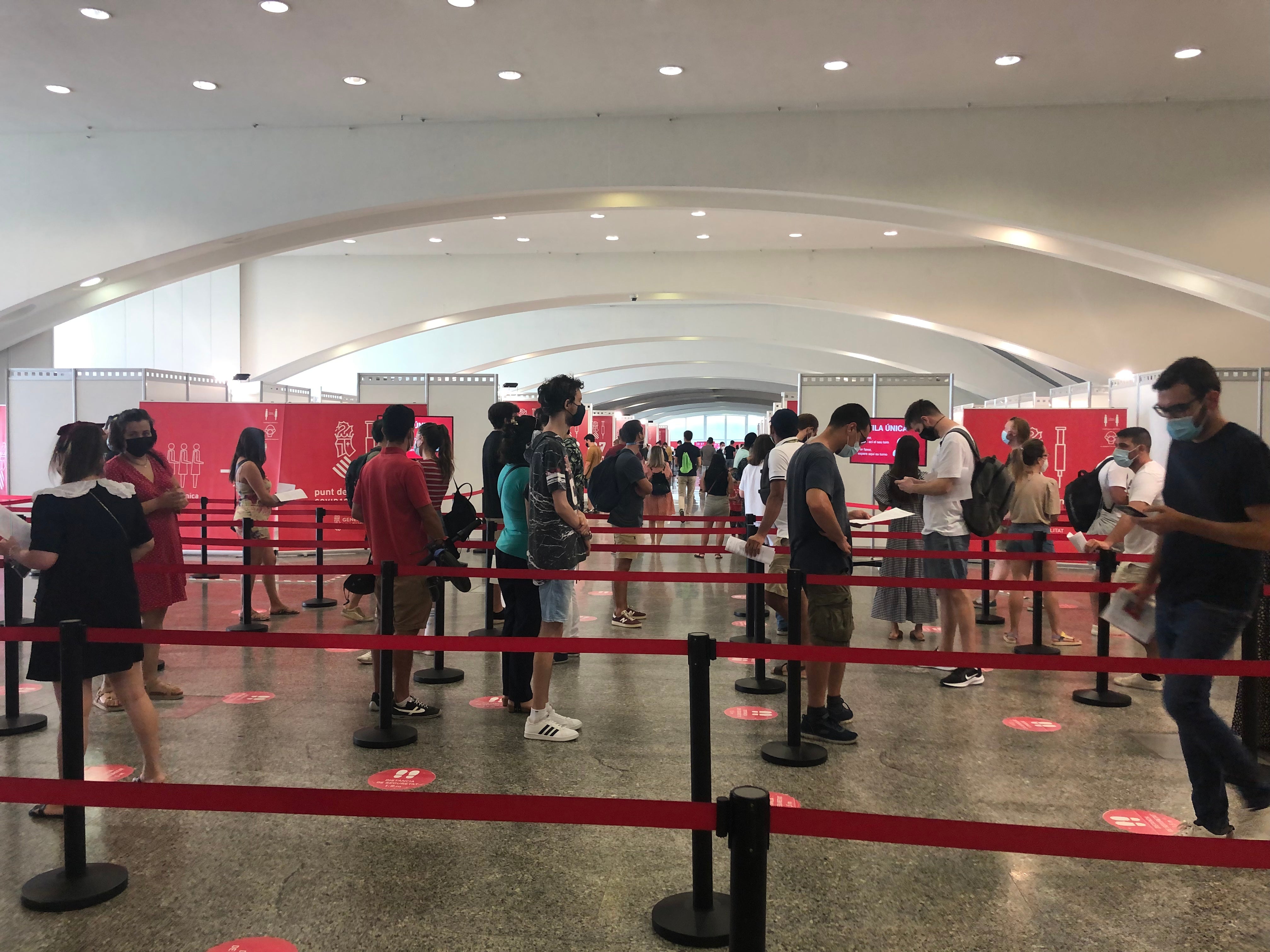 Unas 11.000 personas que han pasado covid en Baleares ya pueden vacunarse, tras adelantarse a un mes la espera Unas 11.000 personas que han pasado covid en Baleares ya pueden vacunarse, tras adelantarse a un mes la espera