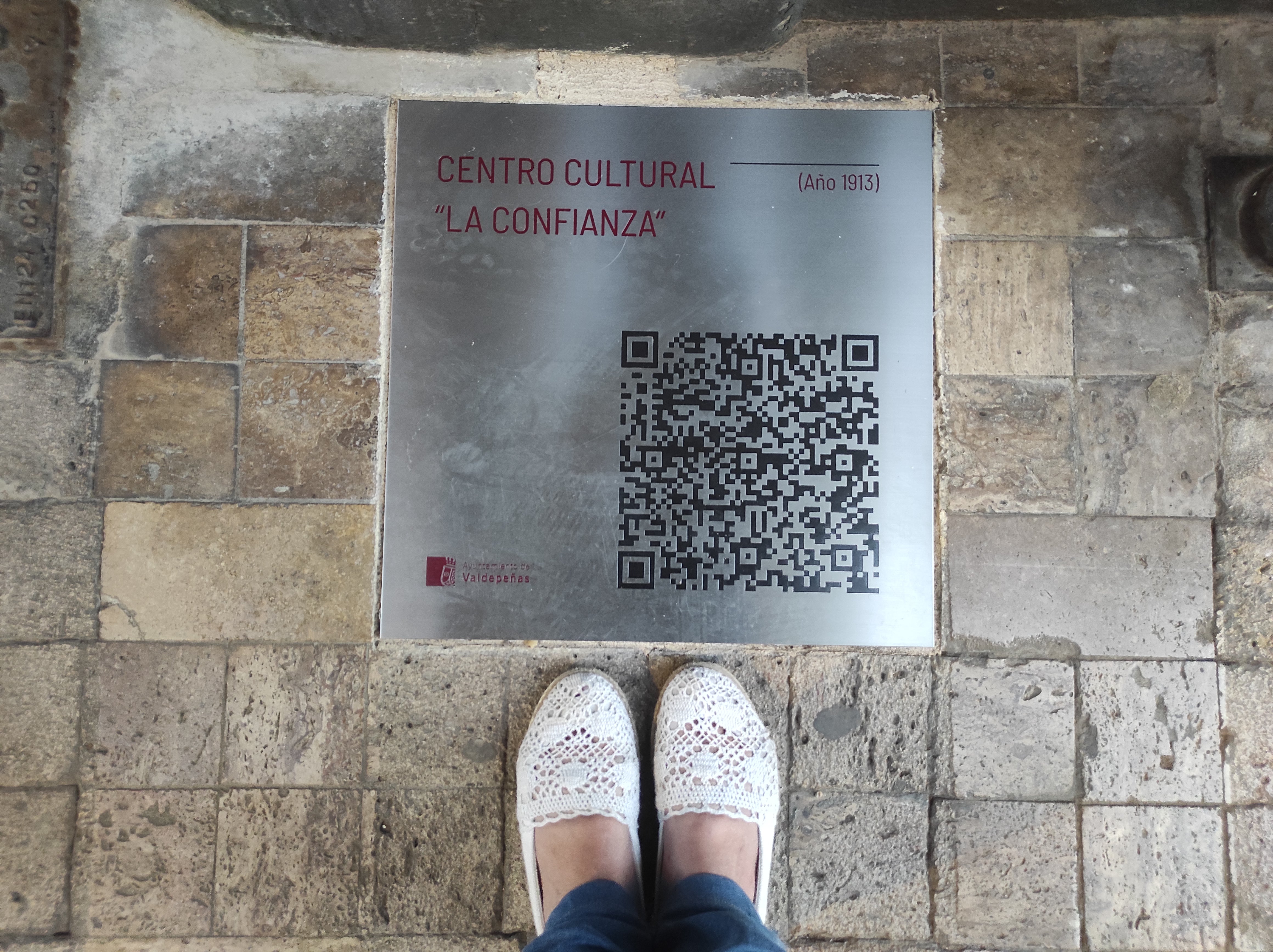 El Ayuntamiento de Valdepeñas instala un sistema de información sobre edificios, monumentos y puntos de interés de lo más novedoso. El Ayuntamiento de Valdepeñas instala un sistema de información sobre edificios, monumentos y puntos de interés de lo más novedoso.