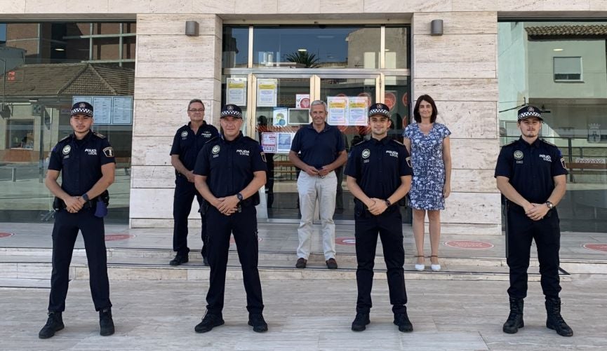 Ayer tomeron posesión como agentes de la Policía Local de Pilar de la Horadada cuatro nuevos policías, que pasarán a formar parte del cuerpo de manera interina Ayer tomeron posesión como agentes de la Policía Local de Pilar de la Horadada cuatro nuevos policías, que pasarán a formar parte del cuerpo de manera interina