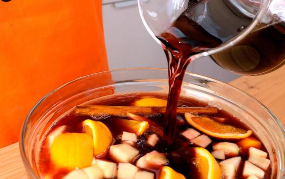 La sangría, una de las bebidas más populares de la gastronomía española La sangría, una de las bebidas más populares de la gastronomía española