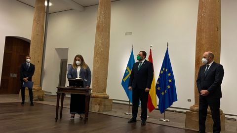 Lydia Espina junto a Adri&aacute;n Barb&oacute;n.