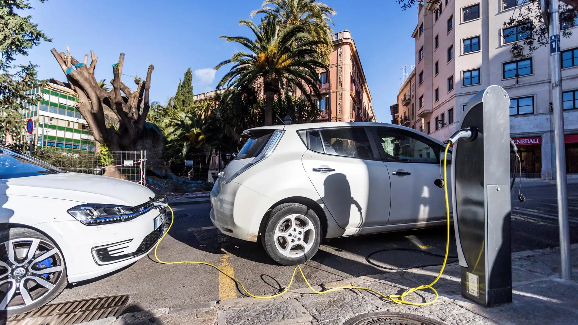 consumo vacío Juguetón Cómo pedir las ayudas para comprar un coche eléctrico en Madrid? | Onda  Cero Radio