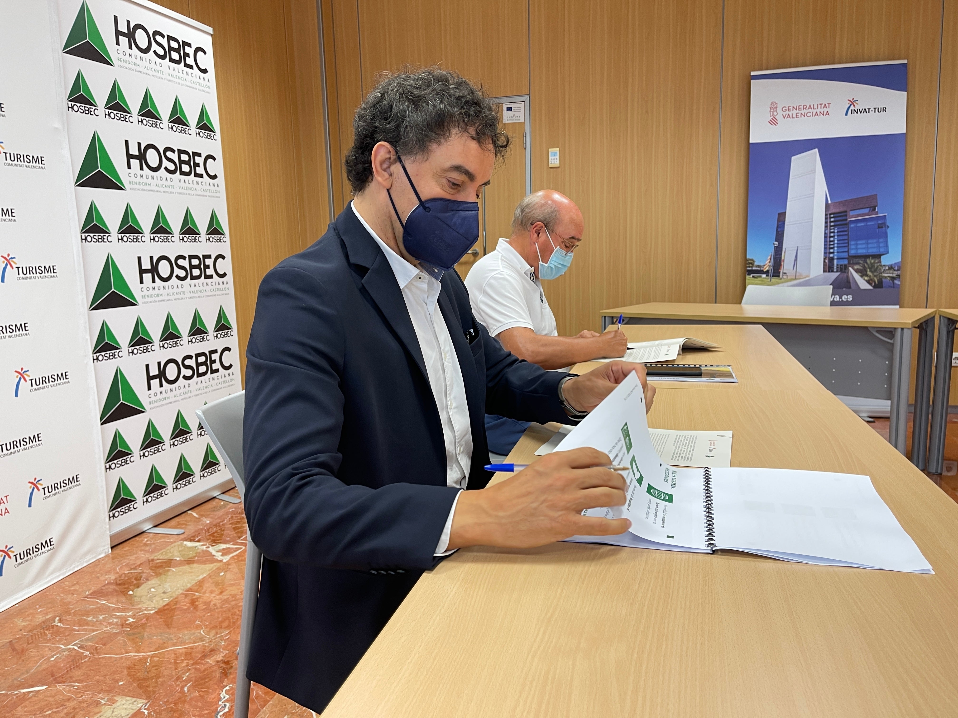 Hosbec y Turisme Comunitat Valenciana renuevan convenio por 800.000 euros Hosbec y Turisme Comunitat Valenciana renuevan convenio por 800.000 euros
