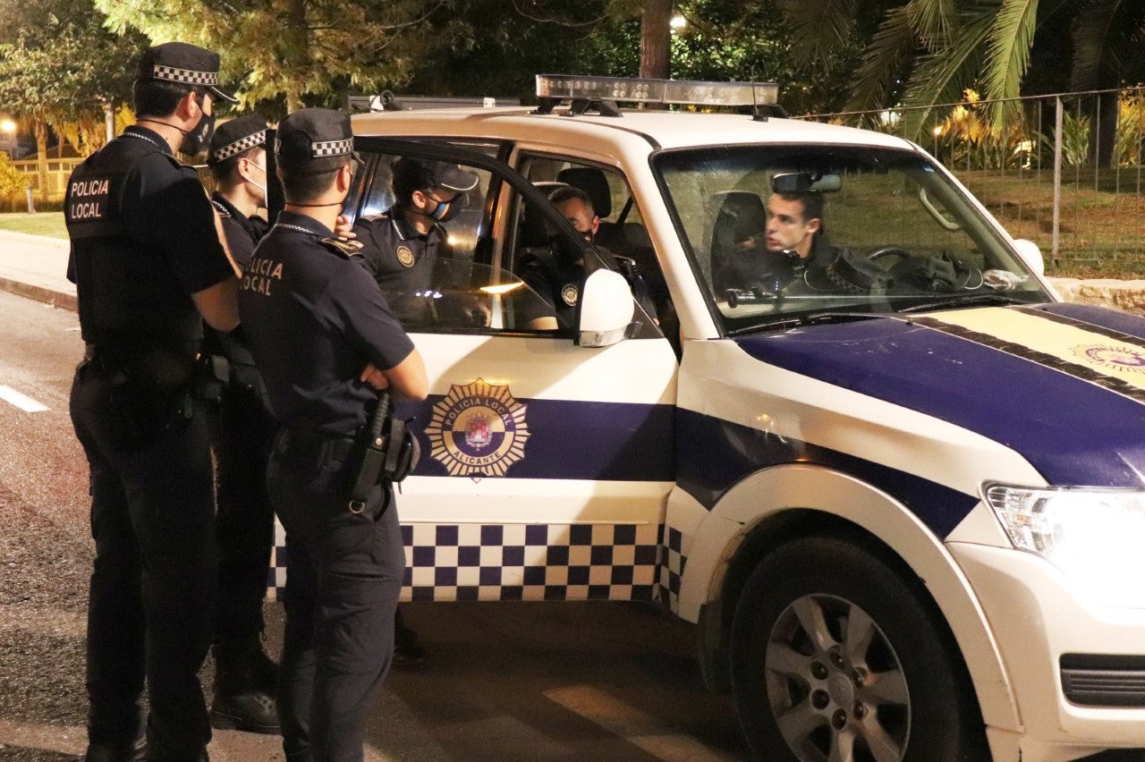 La Policía Local detiene a un menor por consumir y vender hachís La Policía Local detiene a un menor por consumir y vender hachís