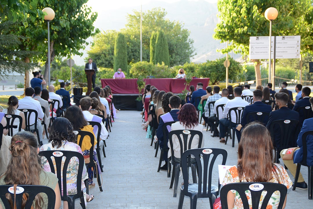 Graduación del estudiantado de la Escuela Politécnica Superior de Orihuela de la UMH Graduación del estudiantado de la Escuela Politécnica Superior de Orihuela de la UMH