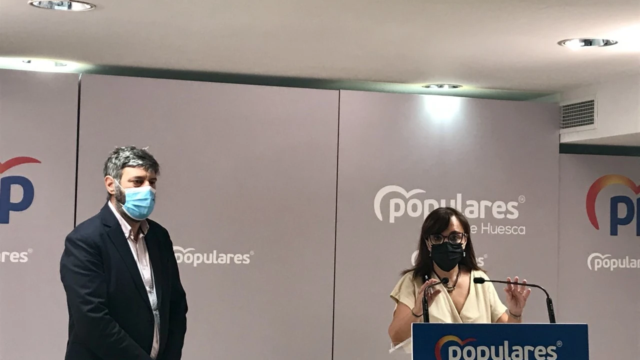 Gerardo Olivan y Gemma Allué hacen balance del curso político en Huesca