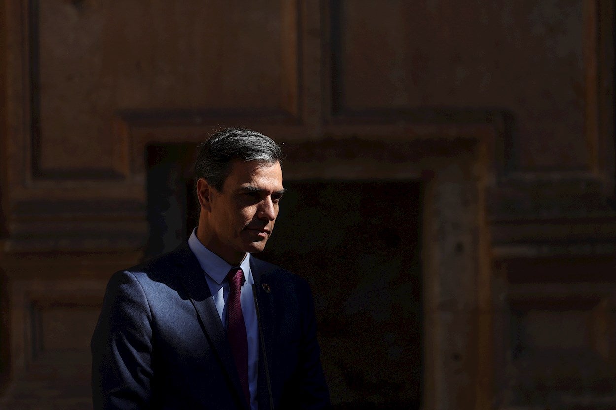 La España agosteña: La prensa recoge la omisión de Sánchez a las críticas por parte de Podemos al rey emérito La España agosteña: La prensa recoge la omisión de Sánchez a las críticas por parte de Podemos al rey emérito