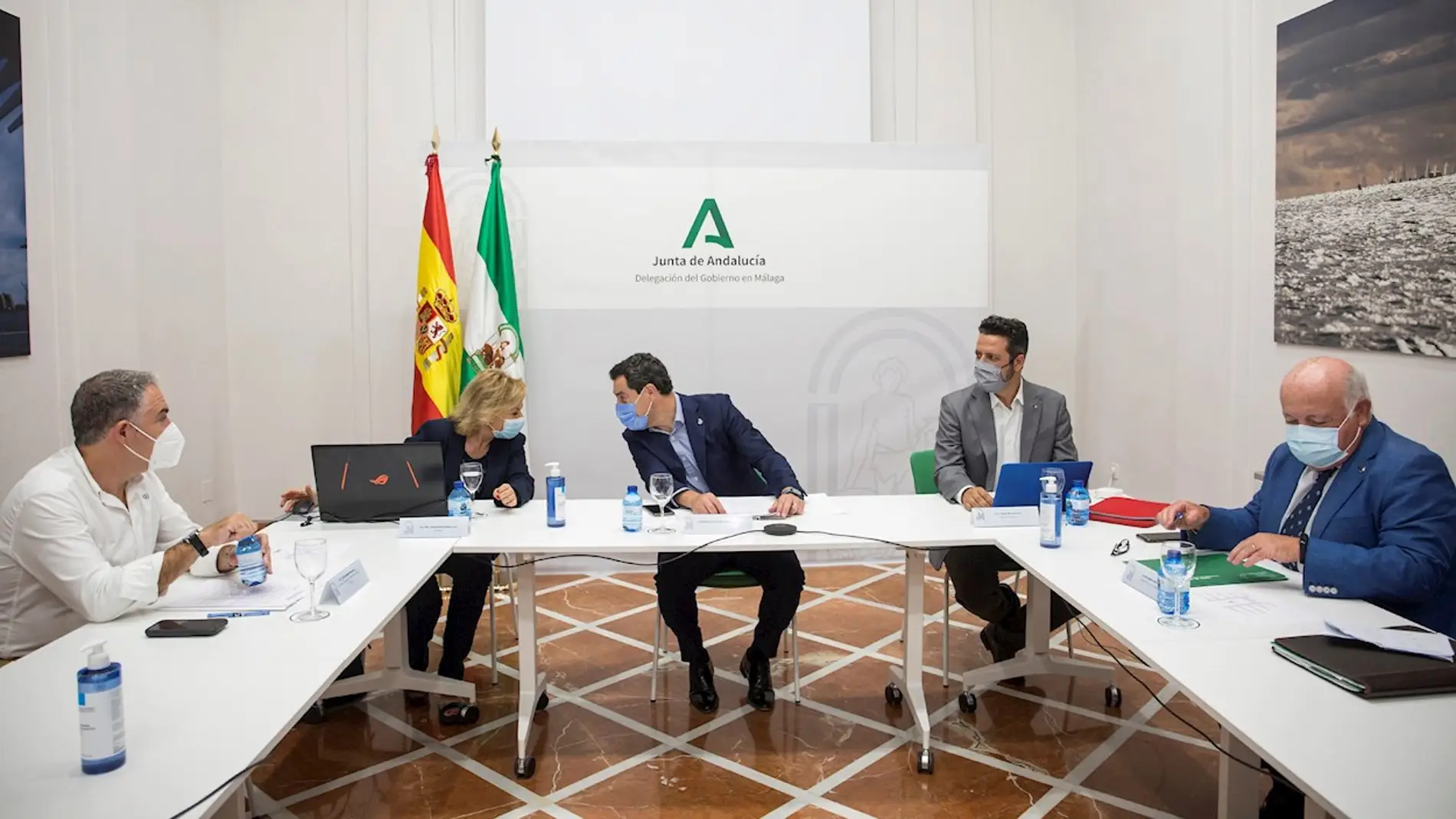 El presidente de la Junta de Andalucía, Juanma Moreno durante la reunión del Comité de Expertos de la pandemia del COVID-19