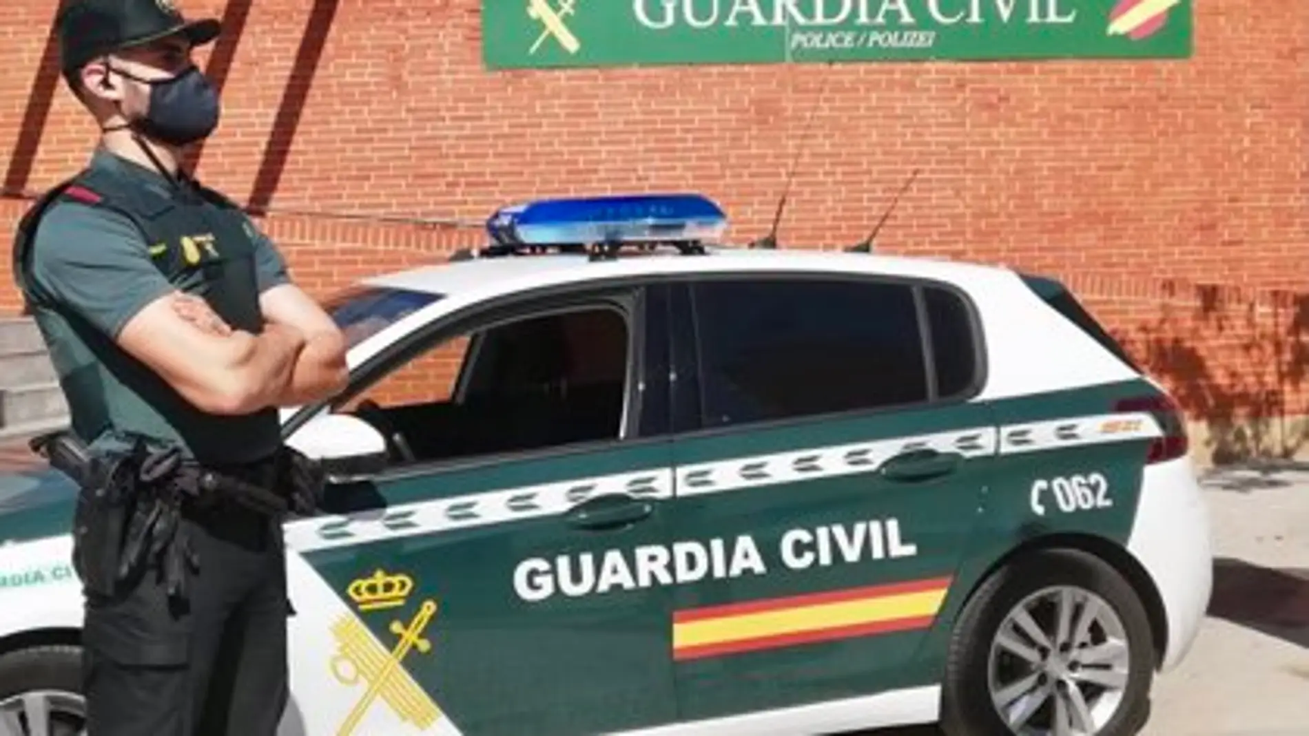 Tres detenidos por secuestrar y vejar durante cuatro días a un camarero de fiestas ilegales en Marbella Tres detenidos por secuestrar y vejar durante cuatro días a un camarero de fiestas ilegales en Marbella