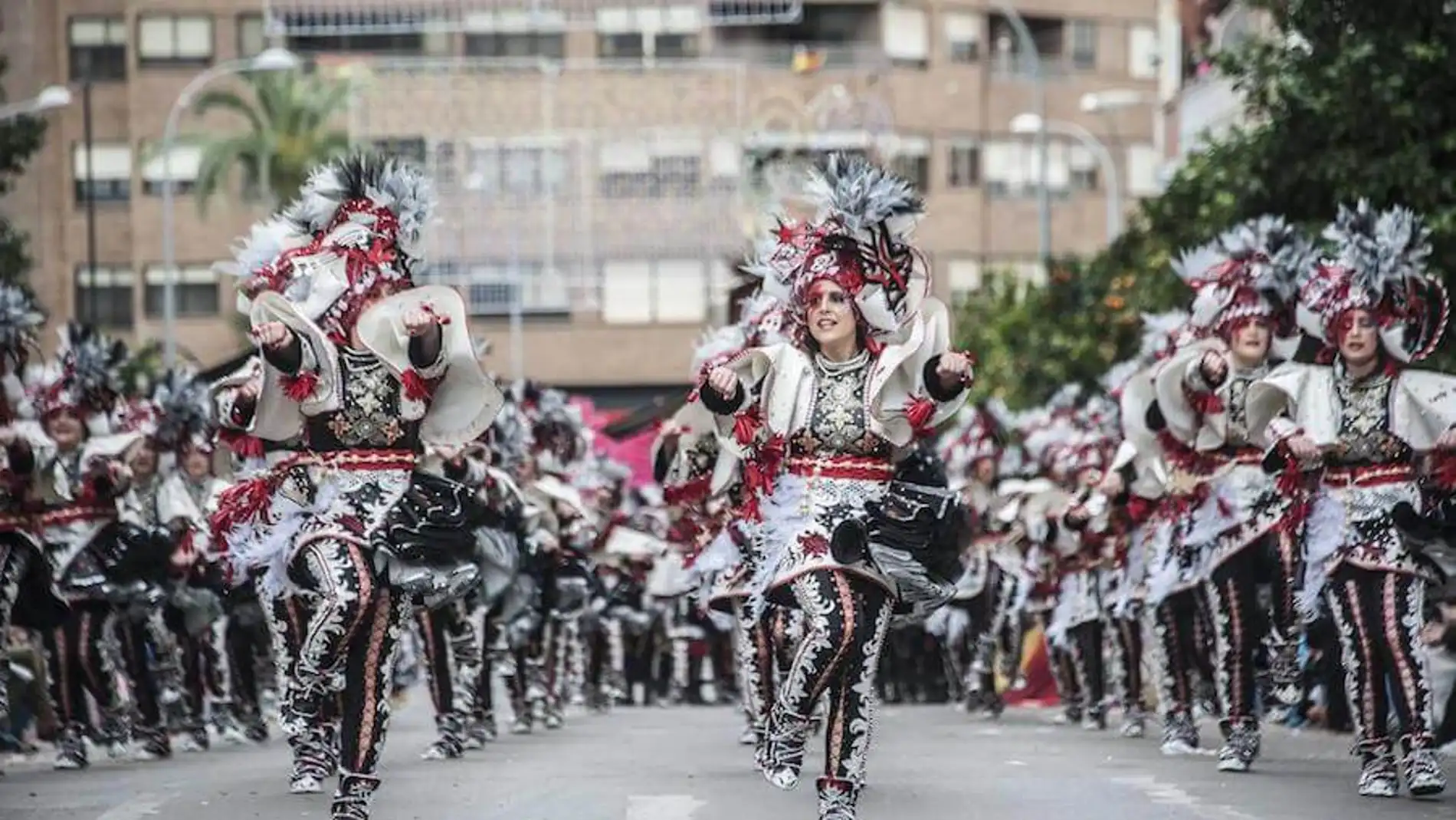 El alcalde afirma que "hay que ser cauto" con le Carnaval