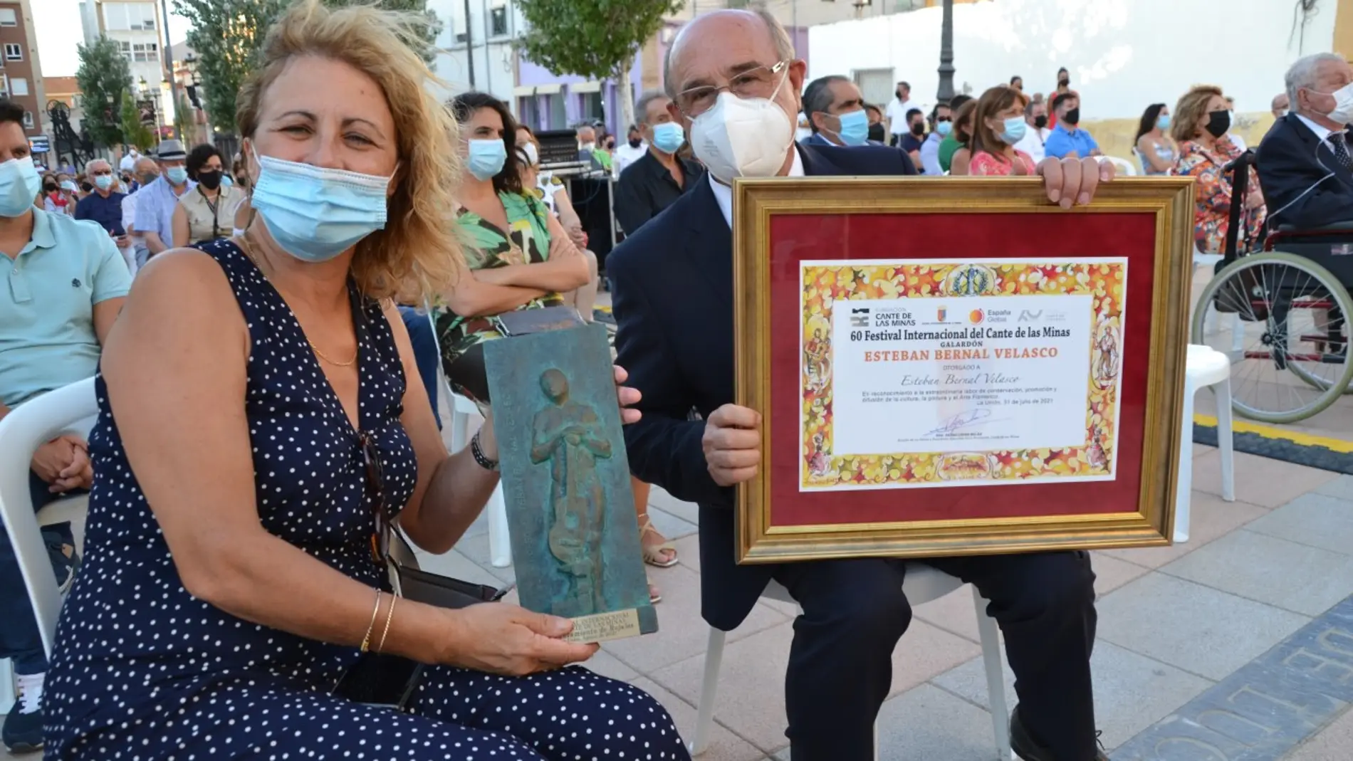 El ayuntamiento de Rojales recibe el premio “Esteban Bernal Velasco” del Festival Internacional del Cante de las Minas de la Unión 