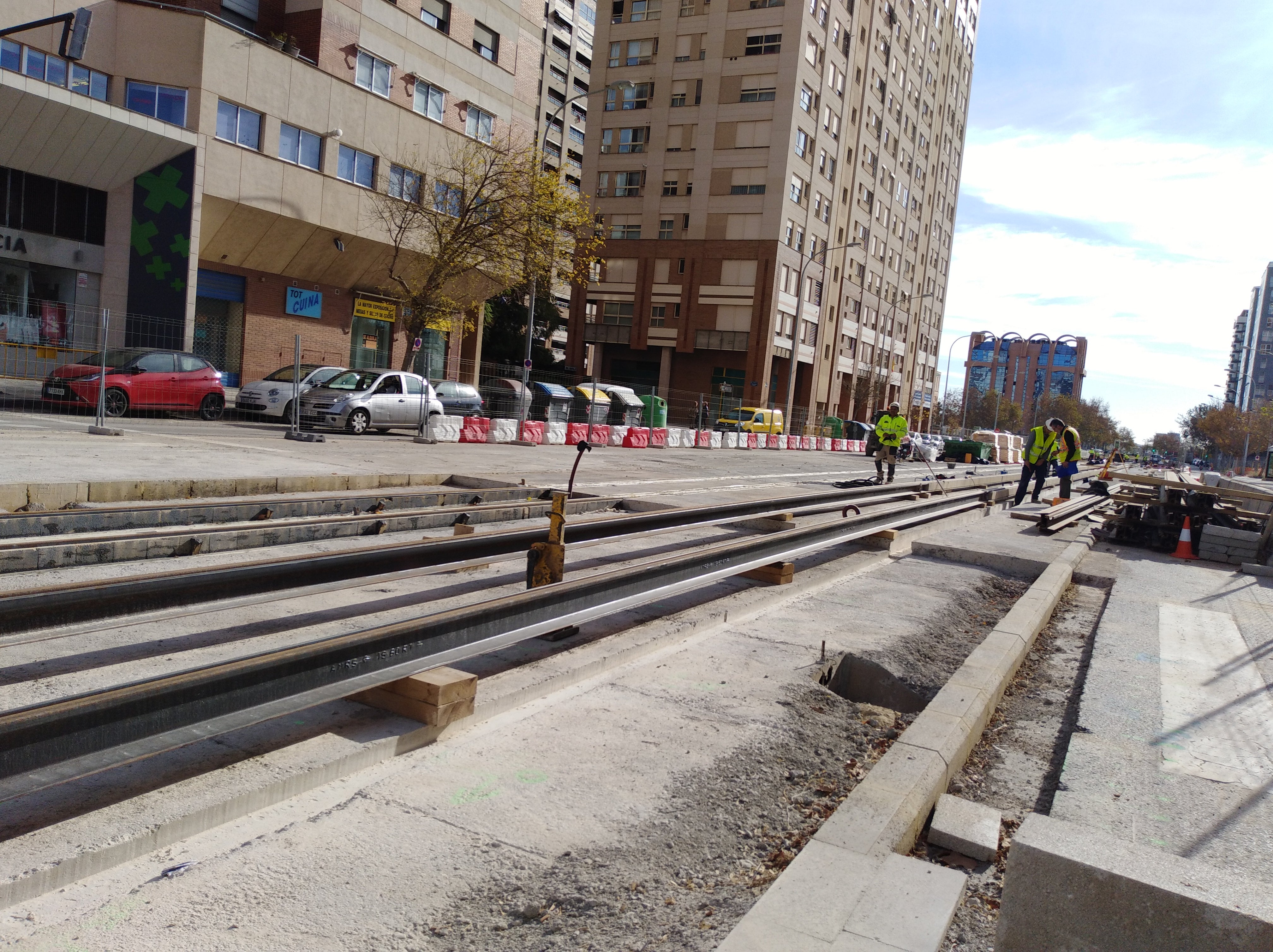 El Pleno del Consell licitará este viernes las obras para construir un túnel peatonal que una las estaciones de Xàtiva y Alacant El Pleno del Consell licitará este viernes las obras para construir un túnel peatonal que una las estaciones de Xàtiva y Alacant