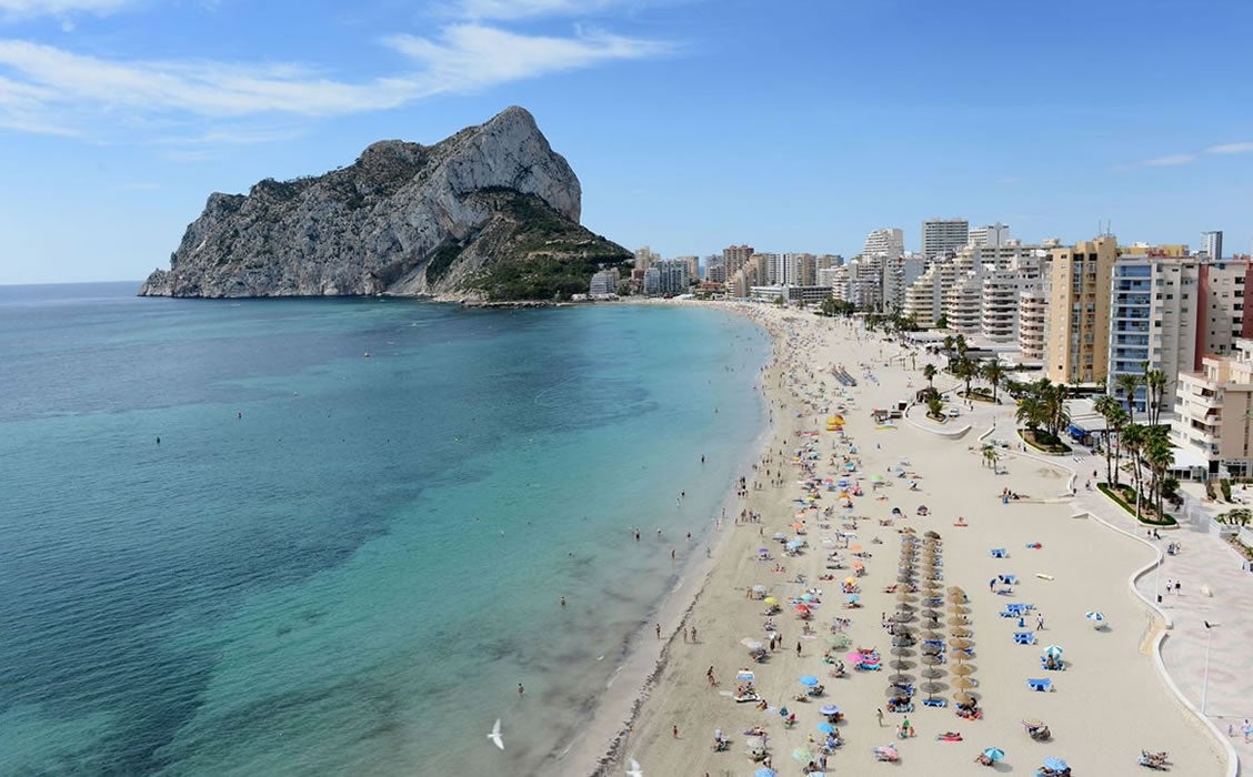 Vuelve el "Cinema a la Mar" a las playas de La Fossa y el Arenal-Bol de Calp Vuelve el "Cinema a la Mar" a las playas de La Fossa y el Arenal-Bol de Calp