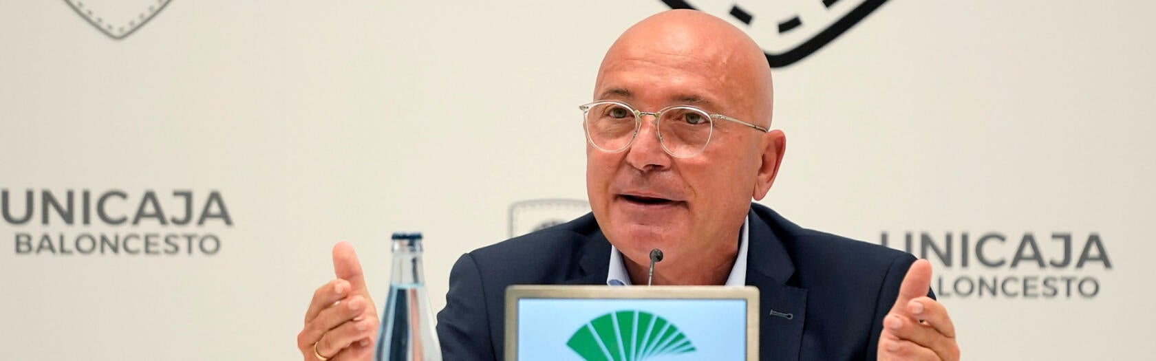 López Nieto, presidente de Unicaja: "No vengo a cerrar nada, vengo a mantener una ilusión" López Nieto, presidente de Unicaja: "No vengo a cerrar nada, vengo a mantener una ilusión"