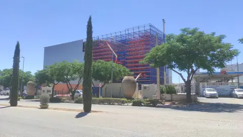 Imagen construcción macro edificio Bodega Félix Solís en Valdepeñas Imagen construcción macro edificio Bodega Félix Solís en Valdepeñas