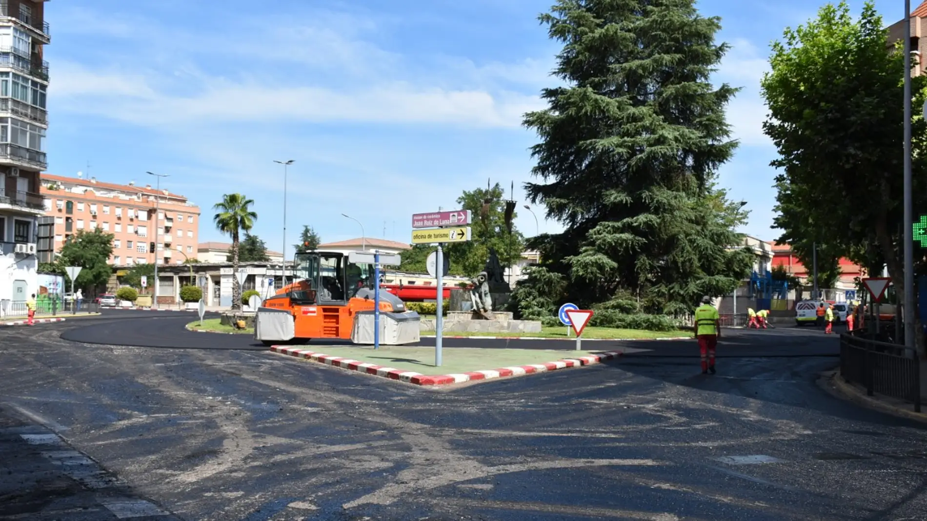 El plan de asfaltado avanza a buen ritmo en Talavera