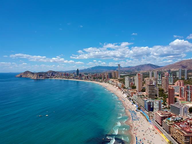 Las playas de Benidorm refuerzan la seguridad para la noche de San Juan en sus playas Las playas de Benidorm refuerzan la seguridad para la noche de San Juan en sus playas