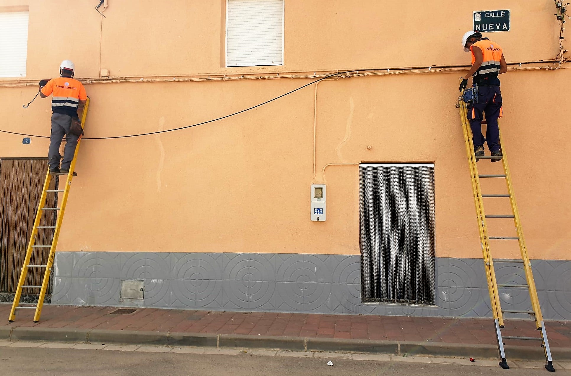 Comienzan las obras de instalaciones de fibra óptica en las pedanías albaceteñas Comienzan las obras de instalaciones de fibra óptica en las pedanías albaceteñas