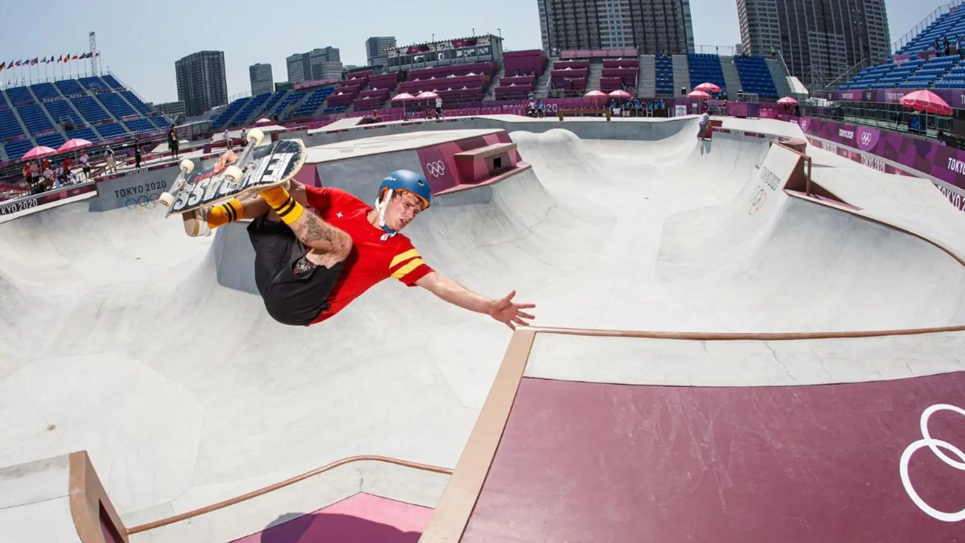 El 'skater' mallorquín Jaime Mateu muestra sus habilidades durante su participación en los Juegos Olímpicos de Tokyo