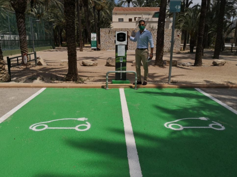 Orihuela contará con cuatro nuevos puntos de recarga para vehículos eléctricos Orihuela contará con cuatro nuevos puntos de recarga para vehículos eléctricos