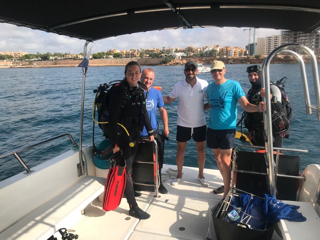 Medio Ambiente y el Instituto de Ecología Litoral realizan una inspección de las praderas de Posidonia Medio Ambiente y el Instituto de Ecología Litoral realizan una inspección de las praderas de Posidonia