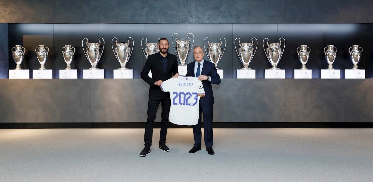 Benzema renueva con el Real Madrid hasta 2023 Benzema renueva con el Real Madrid hasta 2023