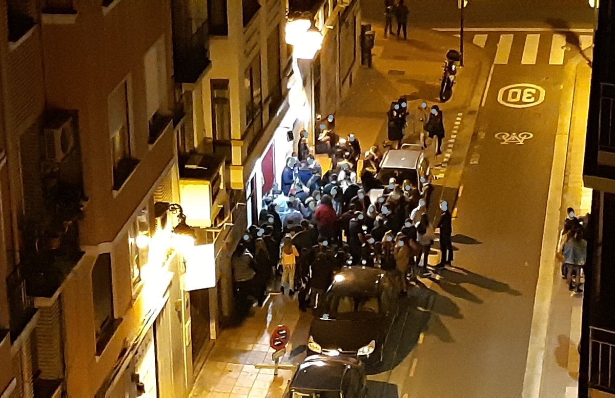 Los vecinos del Casco Histórico denuncian acciones vandálicos a la salida de una discoteca Los vecinos del Casco Histórico denuncian acciones vandálicos a la salida de una discoteca