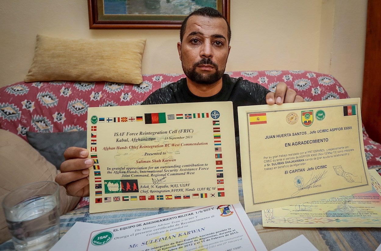 El terrible testimonio de un traductor afgano: "Si no me entrego, los talibanes amenazan con matar a mi familia" El terrible testimonio de un traductor afgano: "Si no me entrego, los talibanes amenazan con matar a mi familia"