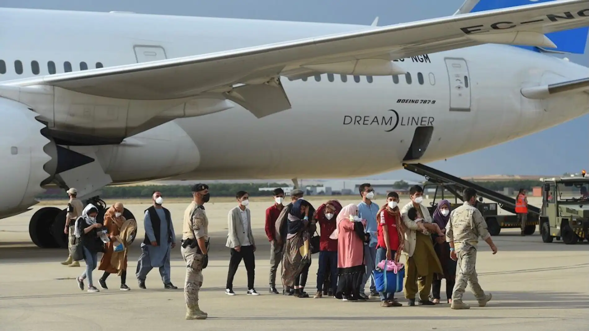Aterriza un avión con 260 afganos evacuados por España