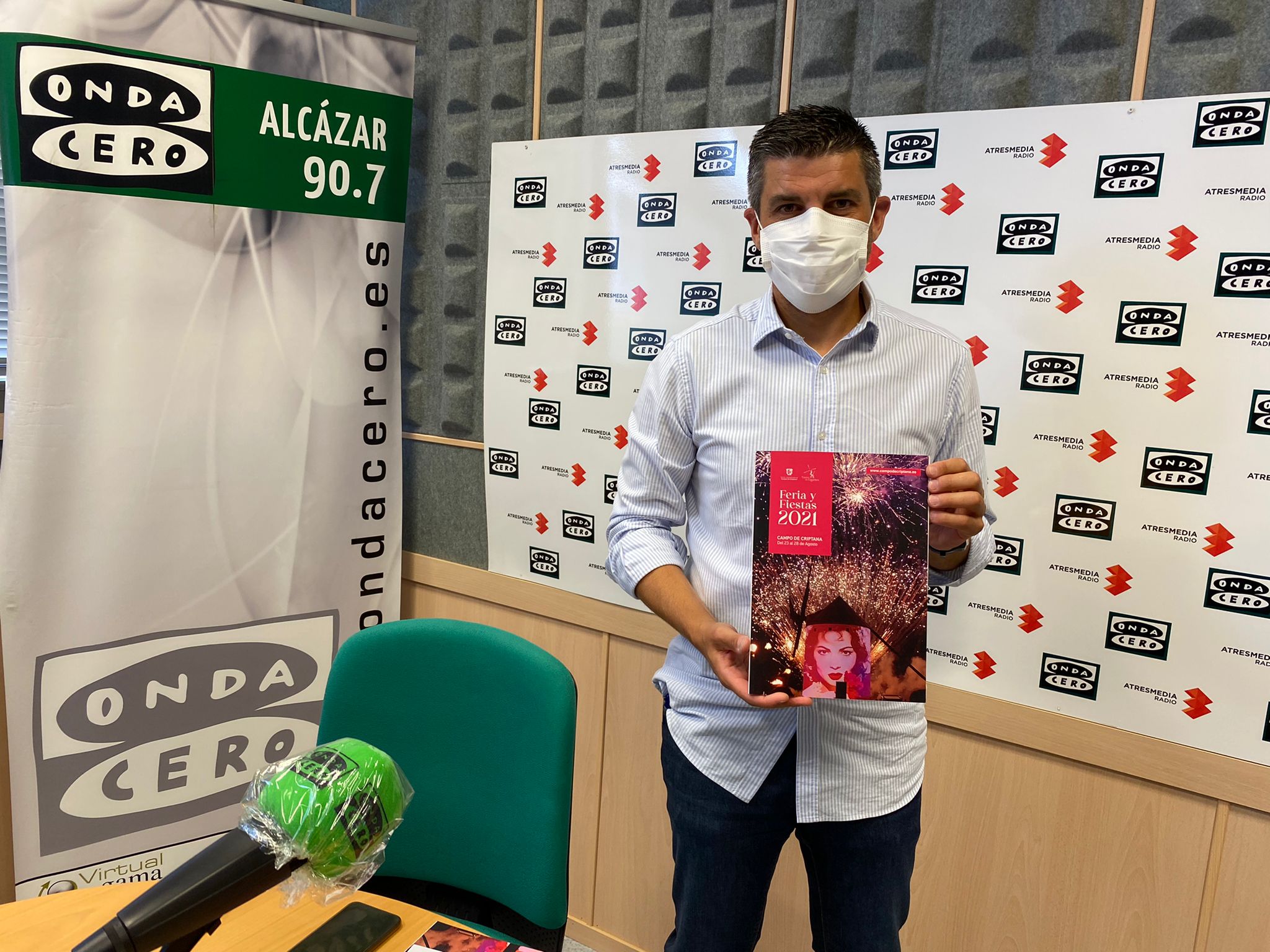 Con el cobetazo inaugural y la fiesta ye-ye, comienzan oficialmente las fiestas en Campo de Criptanja Con el cobetazo inaugural y la fiesta ye-ye, comienzan oficialmente las fiestas en Campo de Criptanja