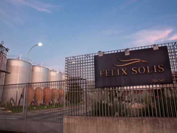 La justicia condena a Félix Solís a pagar una multa por el uso ilegal de agua subterránea La justicia condena a Félix Solís a pagar una multa por el uso ilegal de agua subterránea