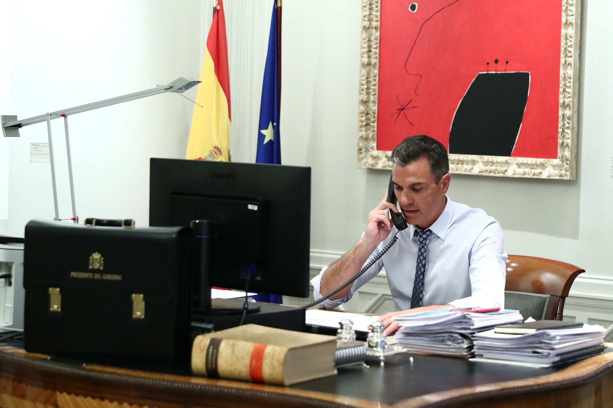 Persona física y un señor de Murcia: Pedro Sánchez no gasta en teléfono Persona física y un señor de Murcia: Pedro Sánchez no gasta en teléfono