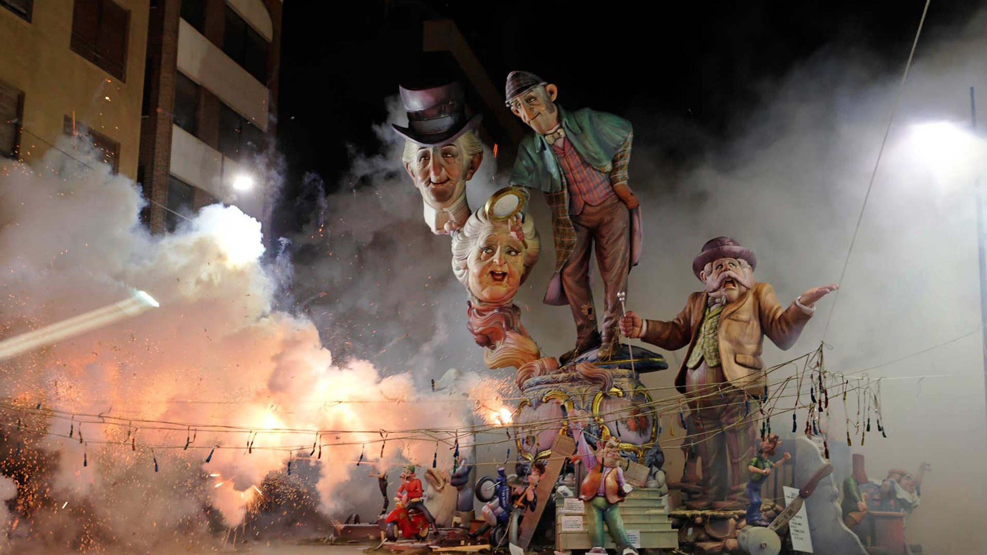 Burriana y Benicarló preparan las fallas para el puente de octubre Burriana y Benicarló preparan las fallas para el puente de octubre