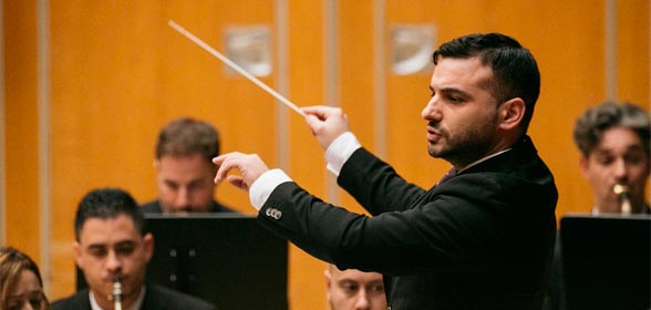 Pablo Moras, director del Coro de la Ópera: "El bis del último 'Va, pensiero' en el Campoamor pone la expectativa y la responsabilidad muy altas" Pablo Moras, director del Coro de la Ópera: "El bis del último 'Va, pensiero' en el Campoamor pone la expectativa y la responsabilidad muy altas"