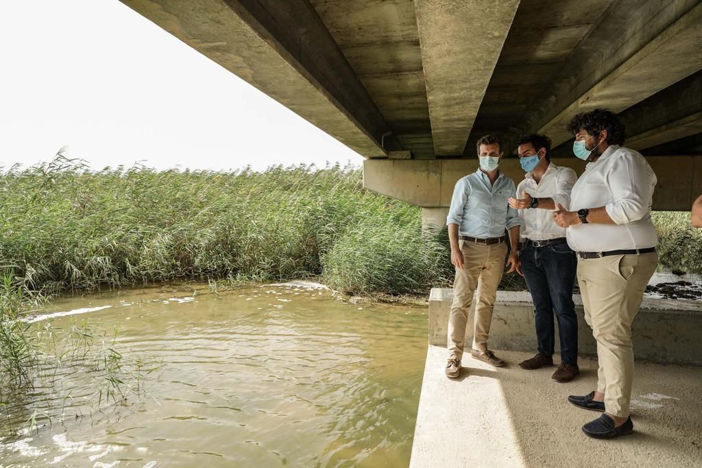 Casado exige al Gobierno central que impida los vertidos al Mar Menor Casado exige al Gobierno central que impida los vertidos al Mar Menor