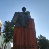 Estatua Esteban López Vega, Avenida del Vino de Valdepeñas Estatua Esteban López Vega, Avenida del Vino de Valdepeñas
