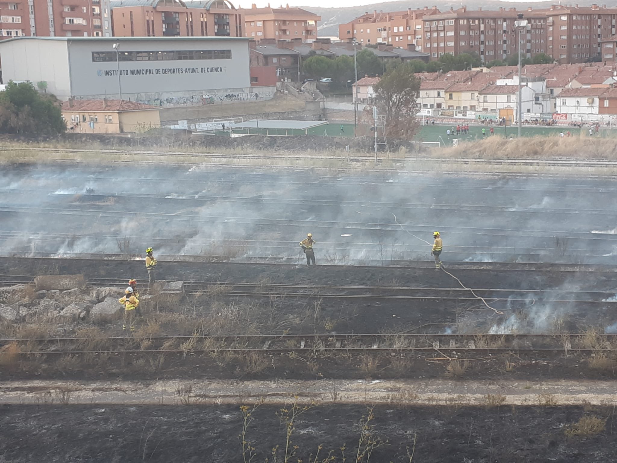 Extinguido un nuevo incendio en los terrenos del tren convencional en Cuenca Extinguido un nuevo incendio en los terrenos del tren convencional en Cuenca